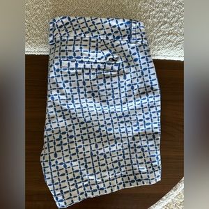 Vineyard Vines women’s shorts